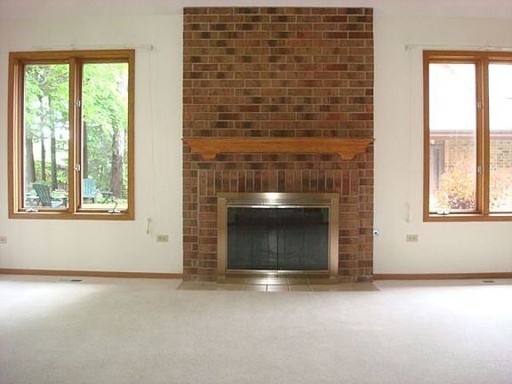 Living Room (1st Floor)