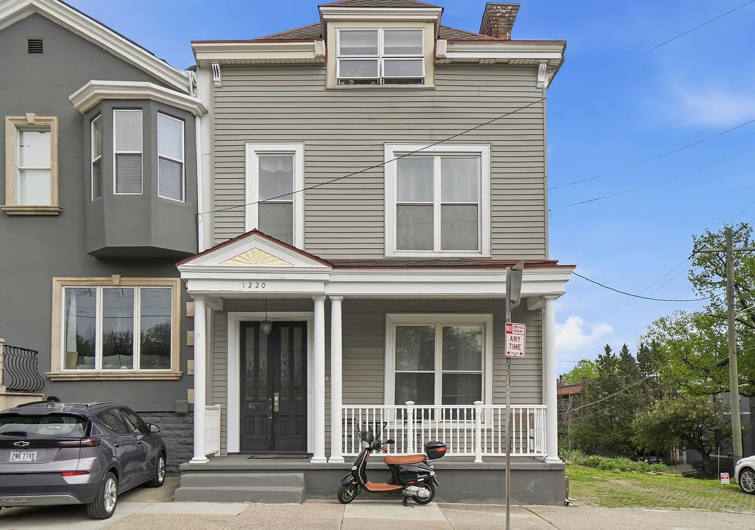 1220 Louden St — Photo 2