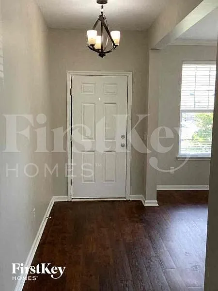 4 bed, 2.5 bath, 2645 sqft, $3,265 — Photo 3