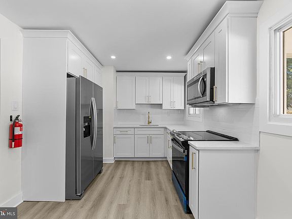 3rd image of 100 Colwick Dr