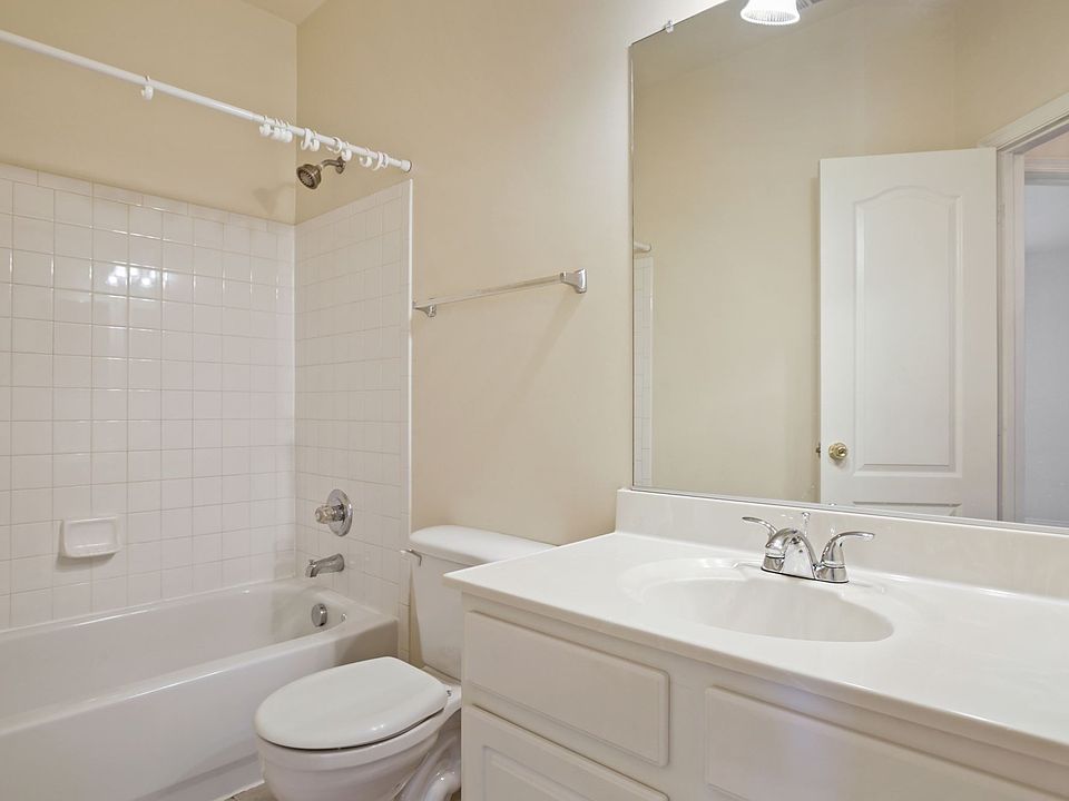 1st image of 207 Garden View Way