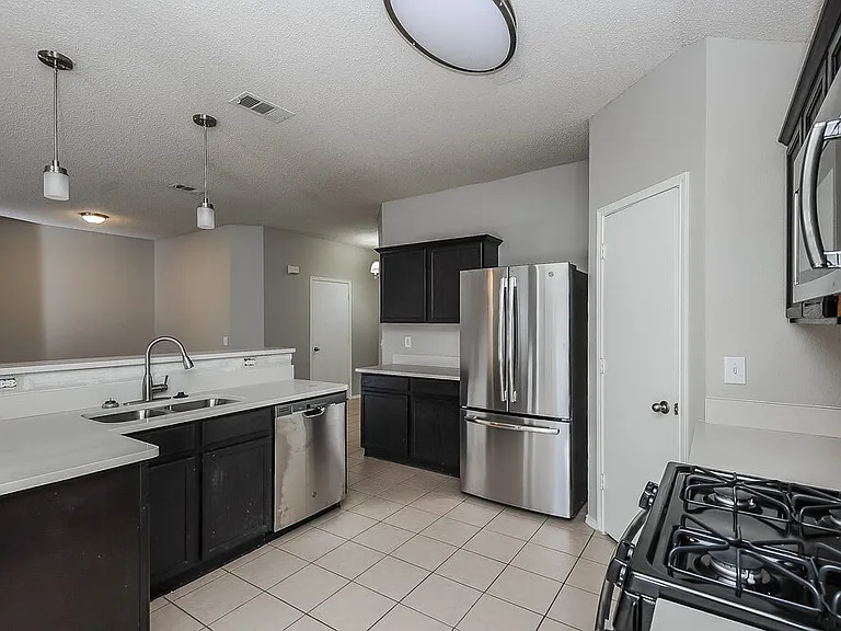 833 Lariat Dr — Photo 9