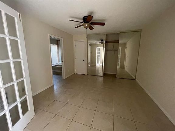 4th image of 635 Executive Center Dr #M107