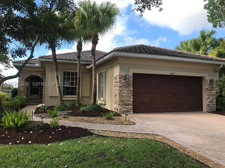 12400 NW 78th Mnr #0 — Photo 1