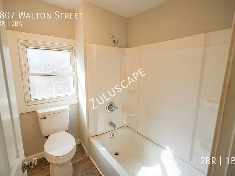 1807 Walton St — Photo 13