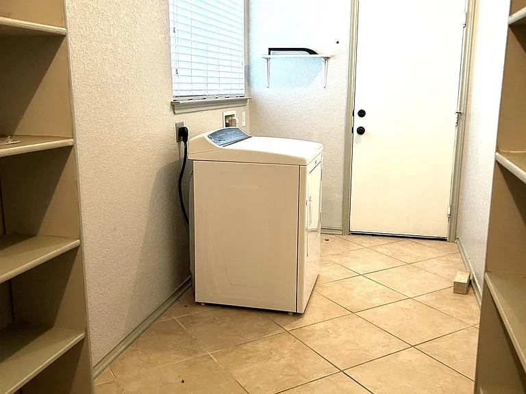 6523 Kestrel Ln — Photo 10