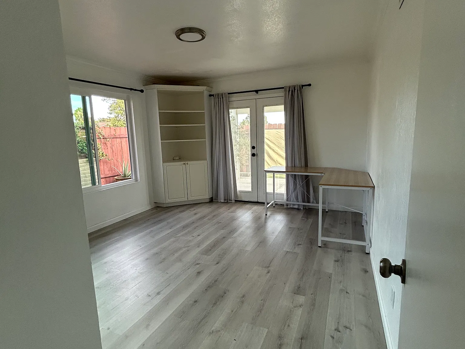4 bed, 1429 sqft, $1,450 — Photo 2