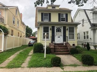 9250 220th St, Queens Village, NY 11428