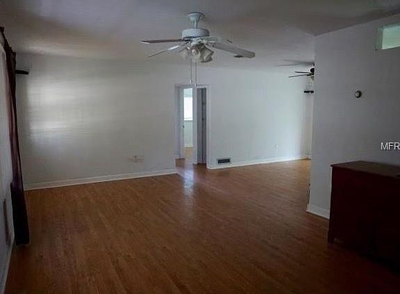 2nd image of 207 NW Lincoln Cir N