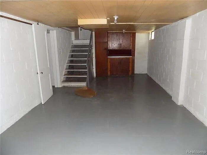 18708 Shaftsbury Ave — Photo 11