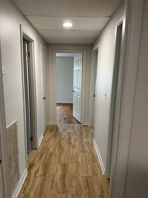 2 bed, 1100 sqft, $1,600 — Photo 2