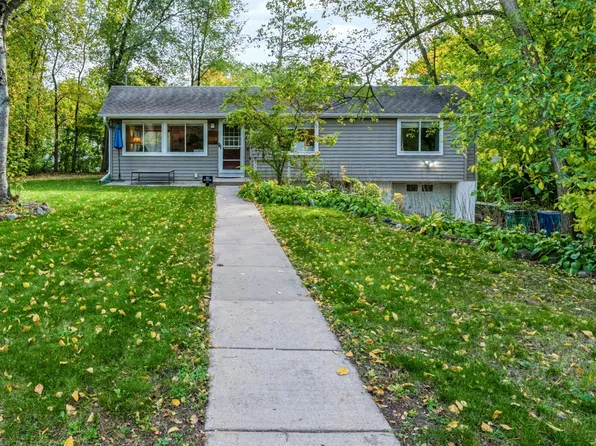 1325 Everest Ln N, Plymouth, MN 55447
