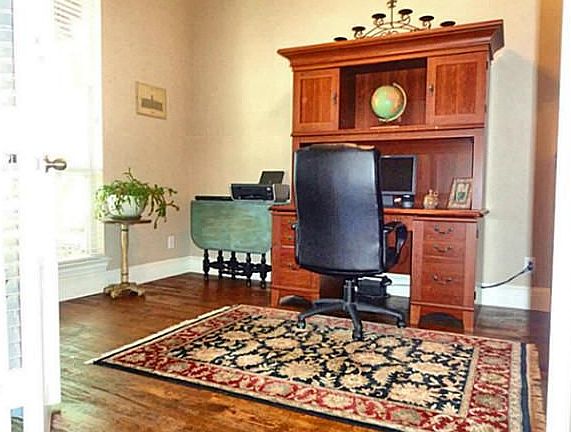 5th image of 821 Moss Cliff Cir