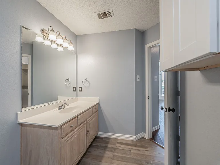 8109 Mosstree Dr — Photo 8