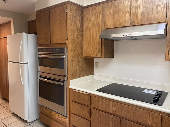 3rd image of 844 S Village Sq