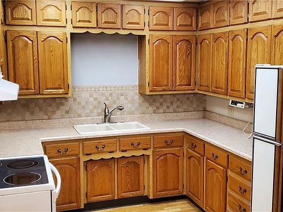 4th image of 5825 Garden Dr