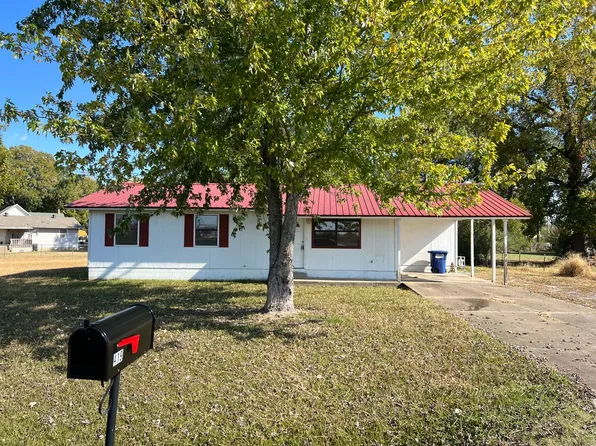 419 S Cherry St, Beebe, AR 72012