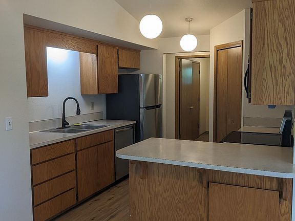5th image of 624 107th Ave E