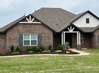 13895 Creek View Dr, Edmond, OK 73025