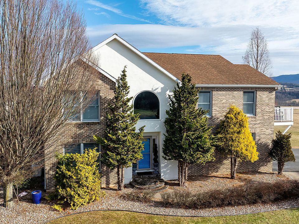 1st image of 114 Old Field Dr