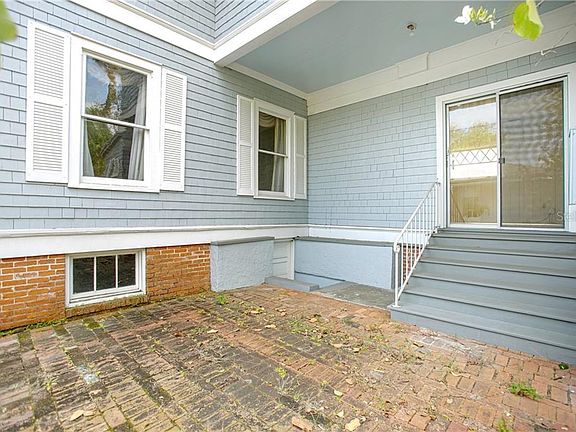 3rd image of 339 E New York Ave