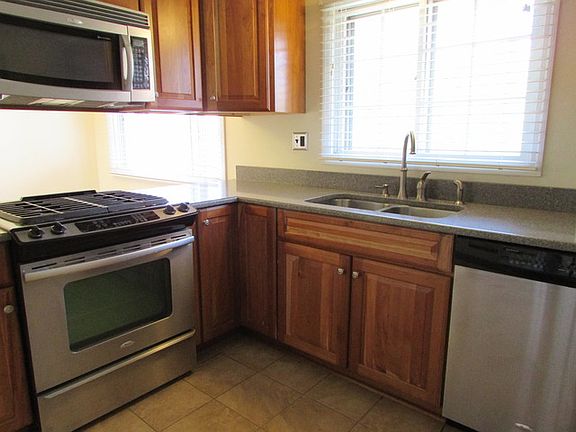 5th image of 527 Grace Ln