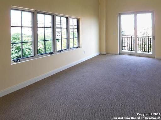 5th image of 230 Dwyer Ave #301