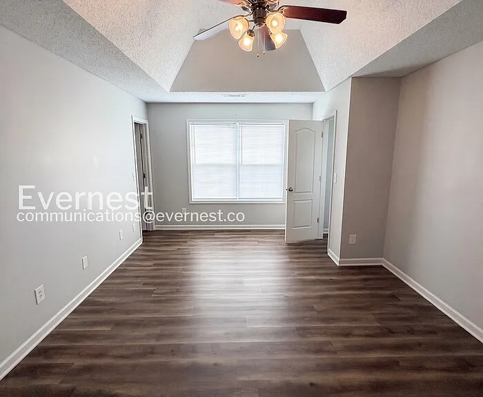 8631 Thomas Ln — Photo 25