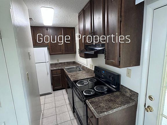 3rd image of 2129 Carr Rd #8