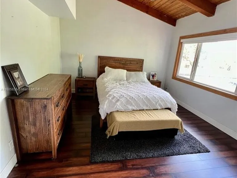 Upstairs room with walkin closet.