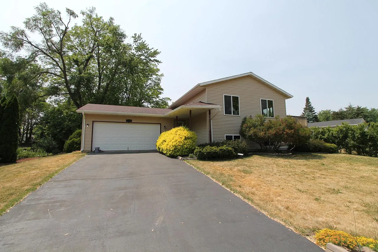 2418 Fairfield LANE photo 1