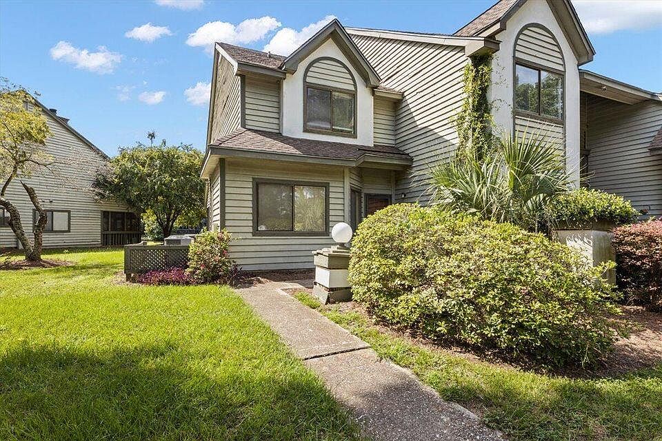 1st image of 854 Catalpa Ct APT A