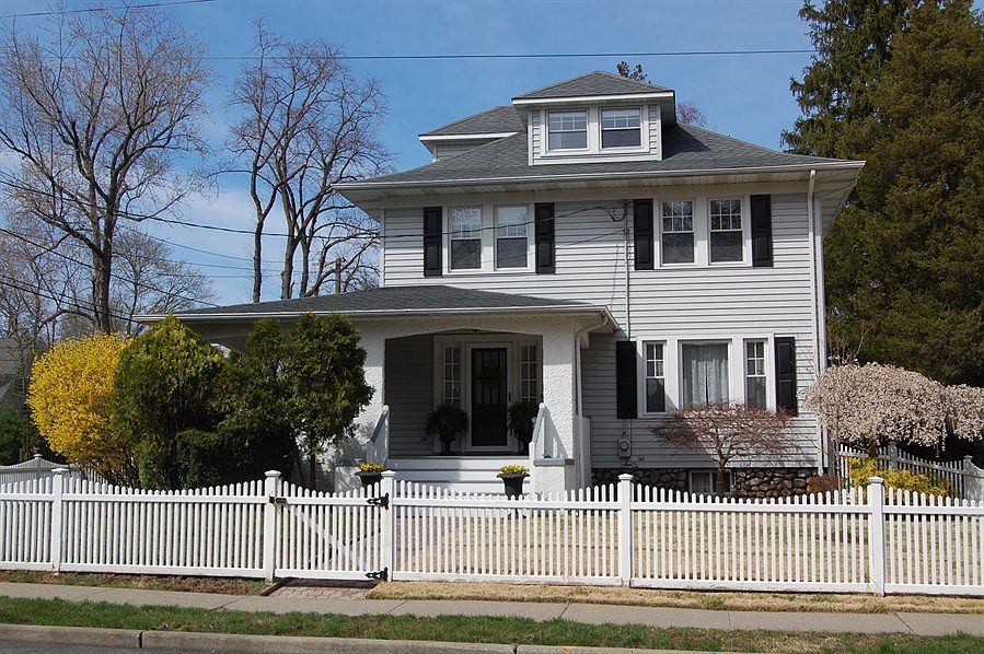 323 Hollywood Ave, Ho Ho Kus, NJ 07423 Zillow
