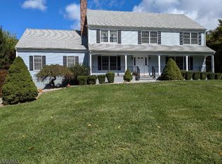 2 Jocelyn Ct, Hampton, NJ 08827