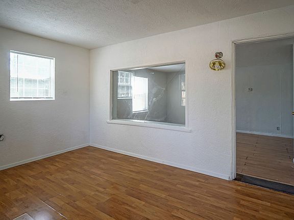 3rd image of 710 Nashville Ave SW