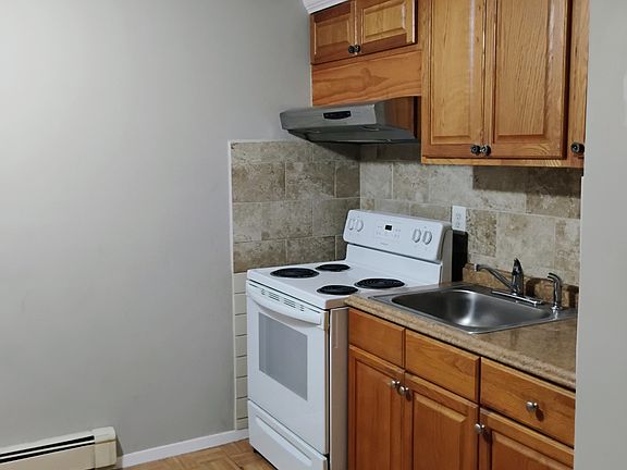 2nd image of 33 Cinque Dr Floor 2