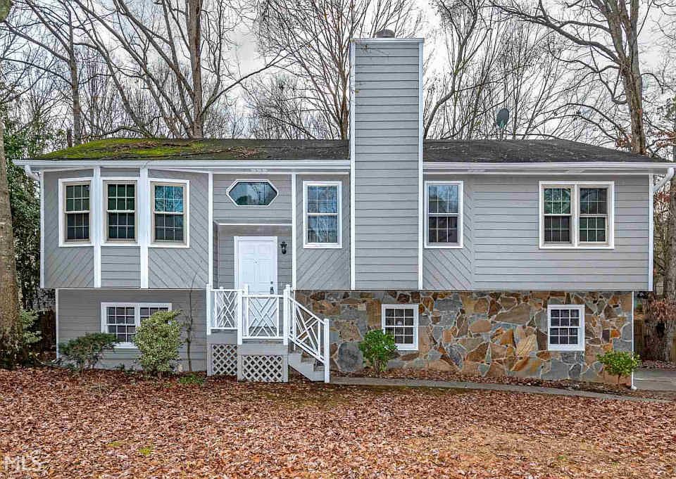 1st image of 2438 Windridge Dr NE