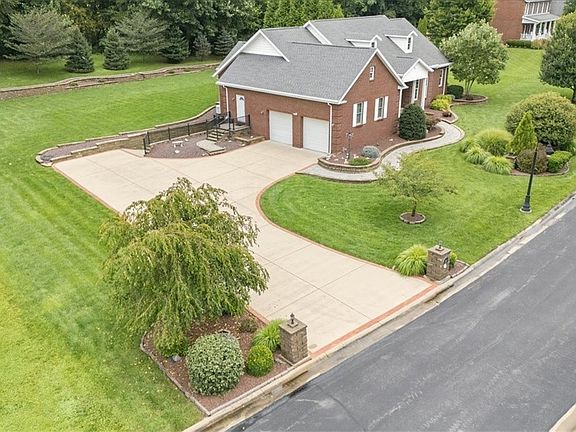 4th image of 66 Alexander Dr