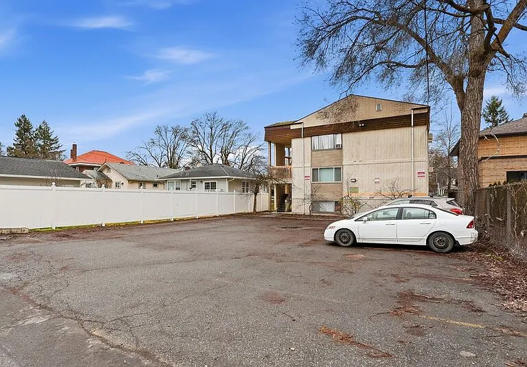 411 E Sinto Ave #201 — Photo 16