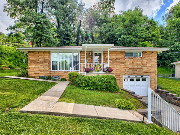 108 Sharp Rd, White Oak, PA 15131
