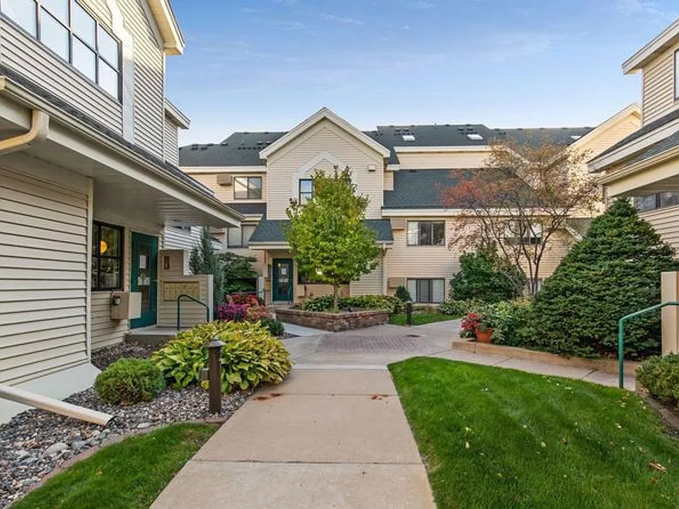 7635 Edinborough Way #5203