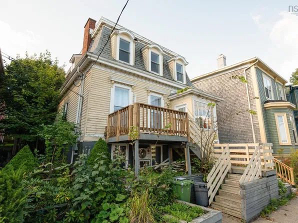 2542 Gottingen St, Halifax, NS B3K 3C4