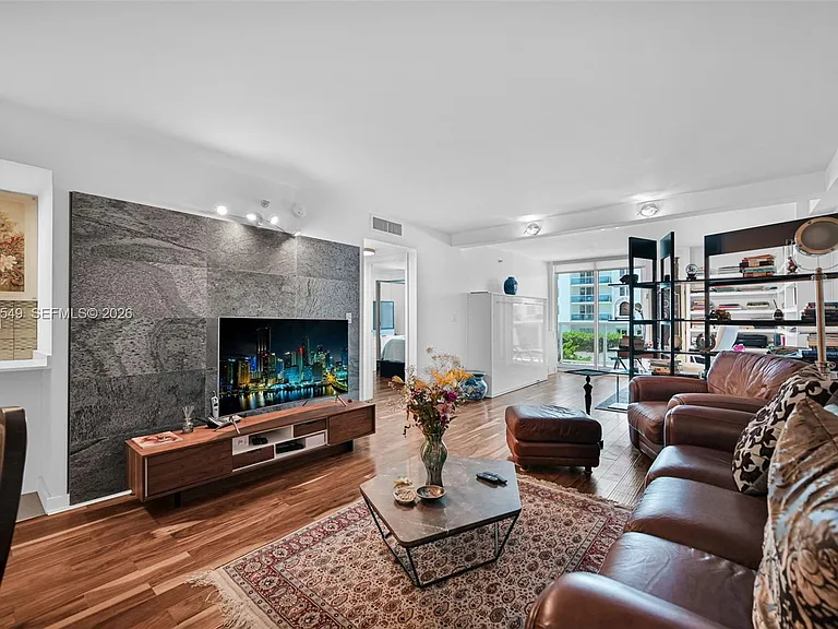 2401 Collins Ave #504 — Photo 3