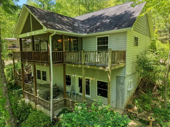 1903 Bell Eagle Dr, Hiawassee, GA 30546