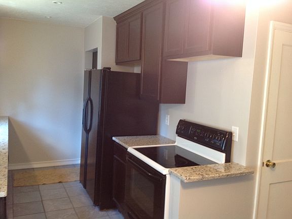 4th image of 3511 Delaine Ave