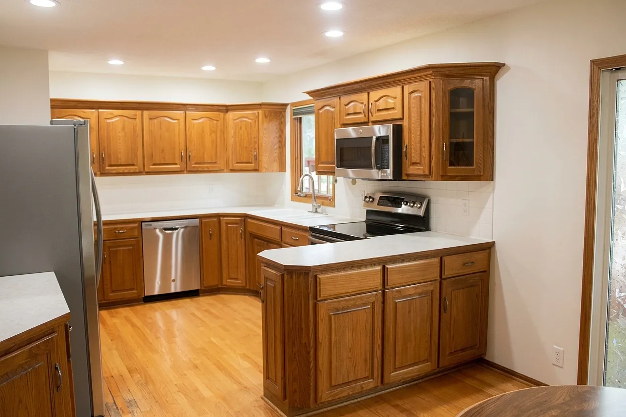 3 bed, 1556 sqft, $2,100 — Photo 4