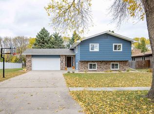 21 Birch Ln S, Fargo, ND