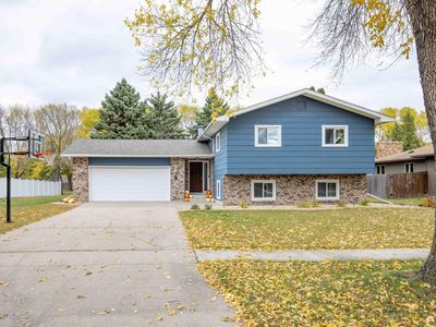 21 Birch Ln S, Fargo, ND, 58103