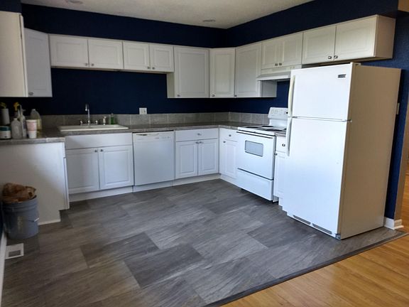 5th image of 9695 Grandview Ave