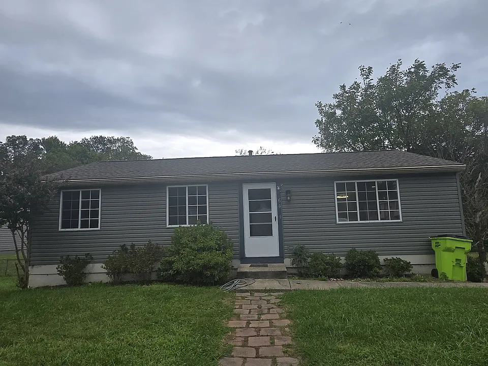 6404 Holyoke Dr
